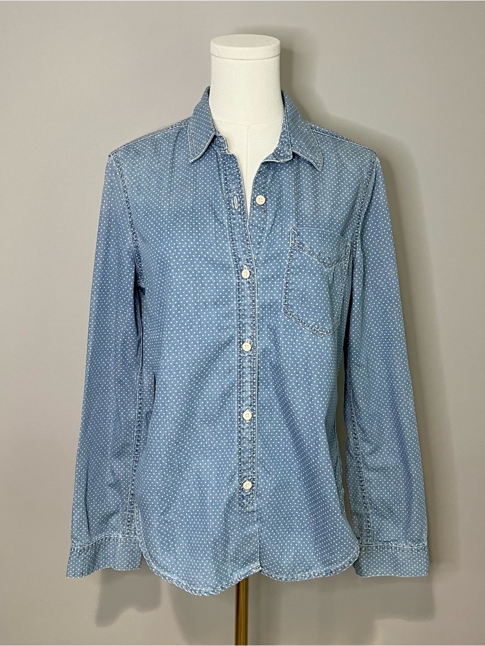 GAP 100% Cotton Polka Dot Chambray  Shirt Size S